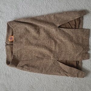 🔹 Tory Burch Wool Skirt - small nick  on the front of skirt